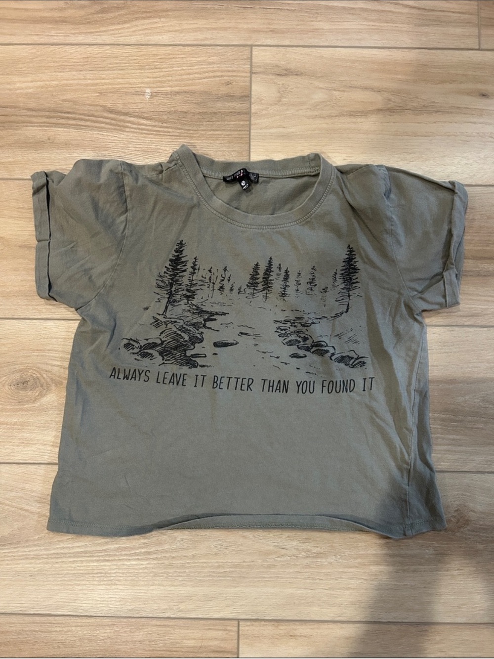 Outdoors tee size women’s S
